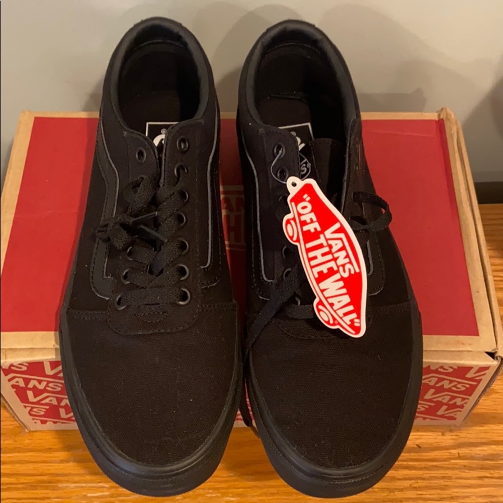 *SOLD*Unisex Vans sneakers *BRAND NEW*